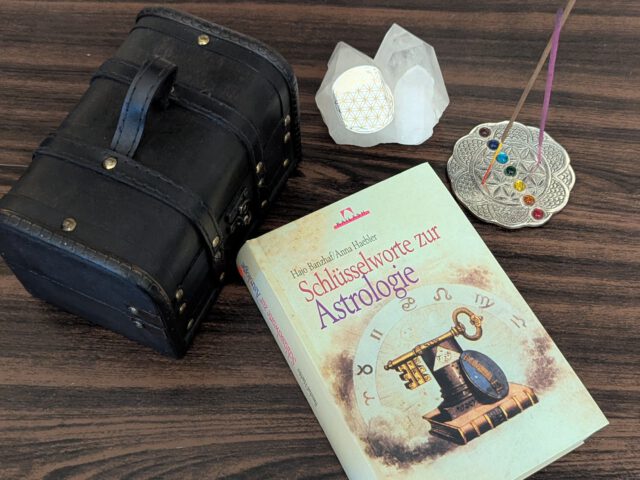 Buchempfehlung "Schlüsselworte der Astrologie"